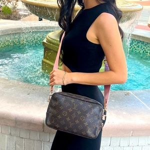💯 AUTH Louis Vuitton Trousse 23 crossbody bag